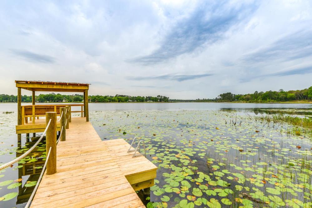 Lakefront Keystone Heights Cottage with Private Dock